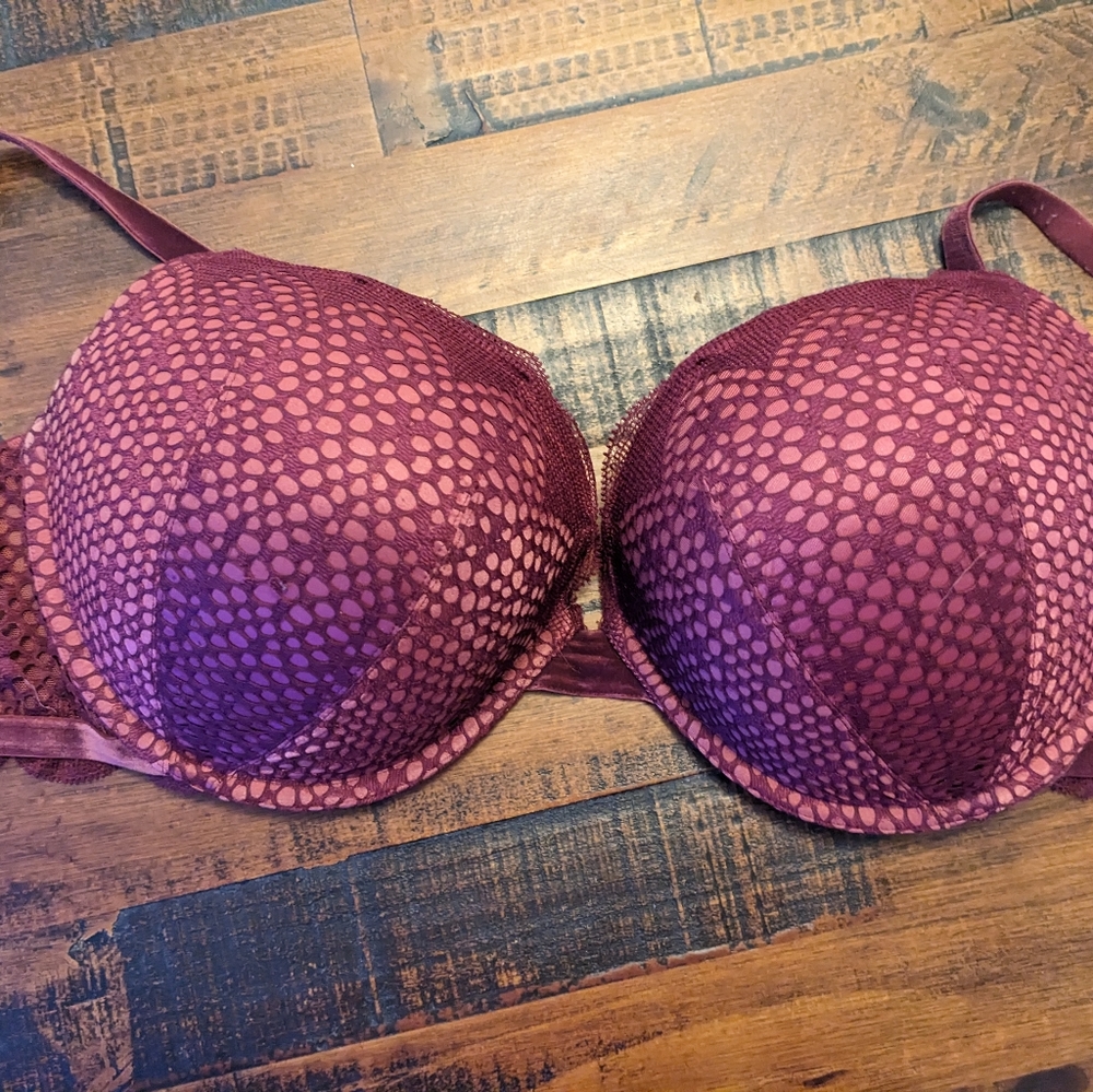 Victoria's Secret very sexy push-up bra 38DD